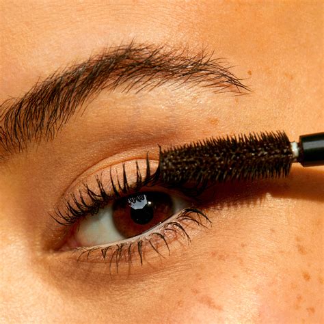 The Best Drugstore Mascara, Endorsed by Editors and Makeup 